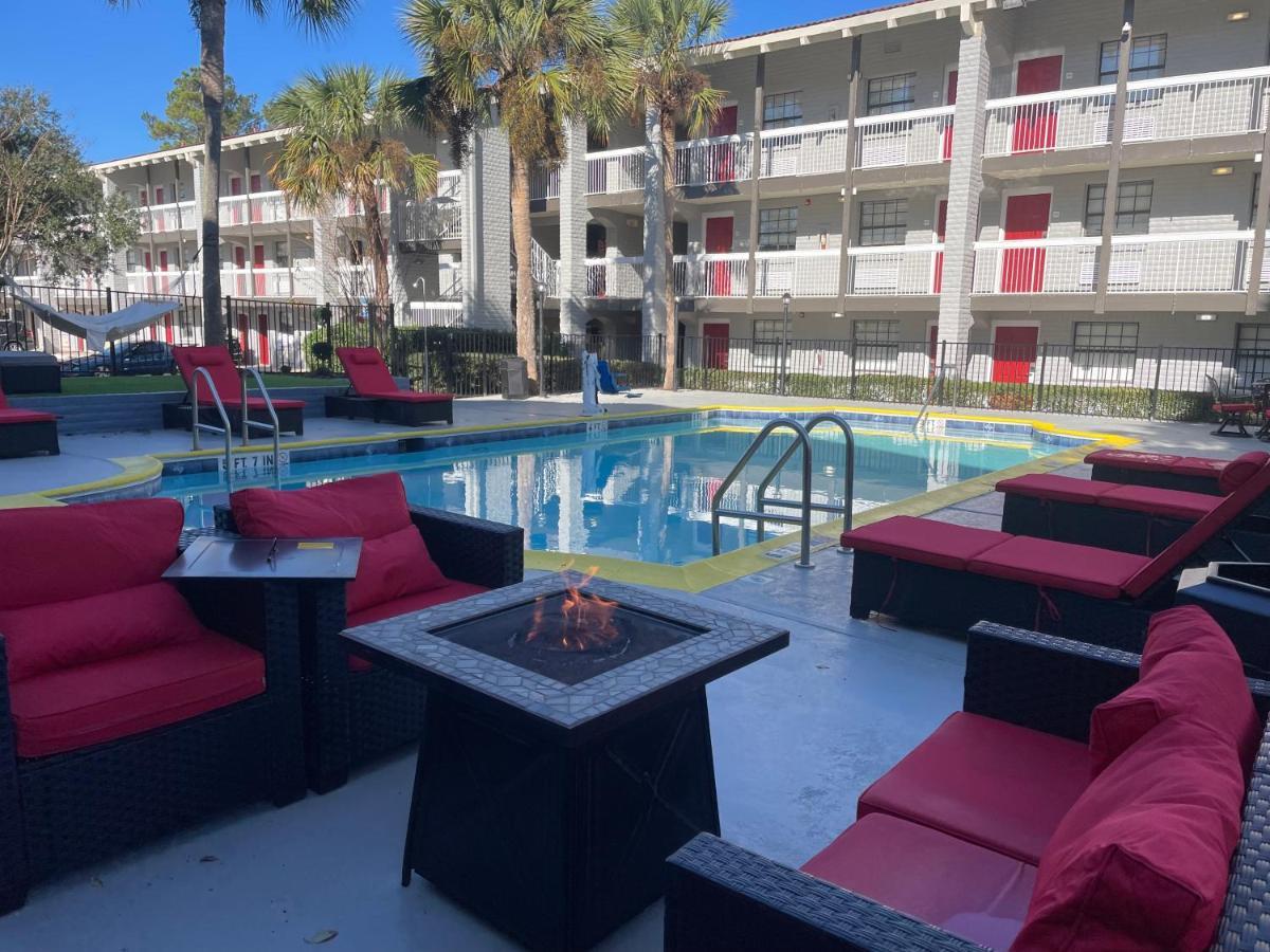 Casa Bella Inn & Suites Extended Stay Tallahassee Bagian luar foto